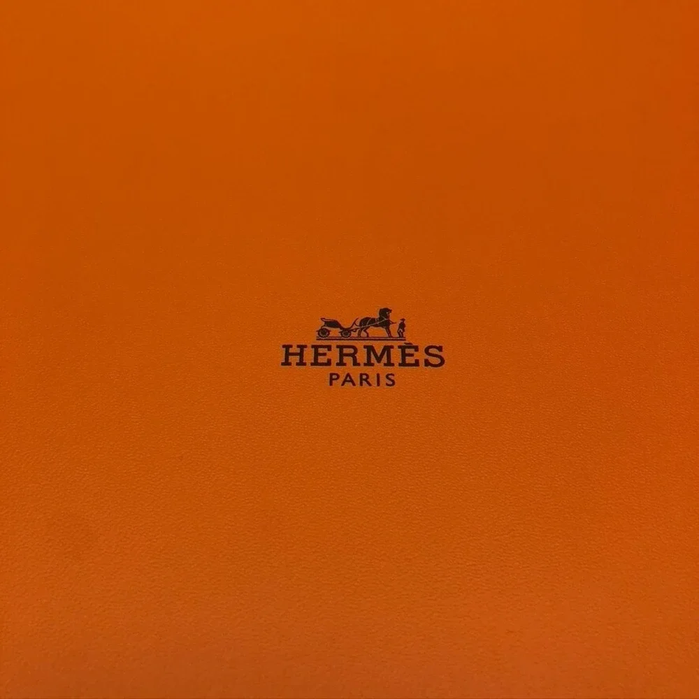 HERMÈS *free returns